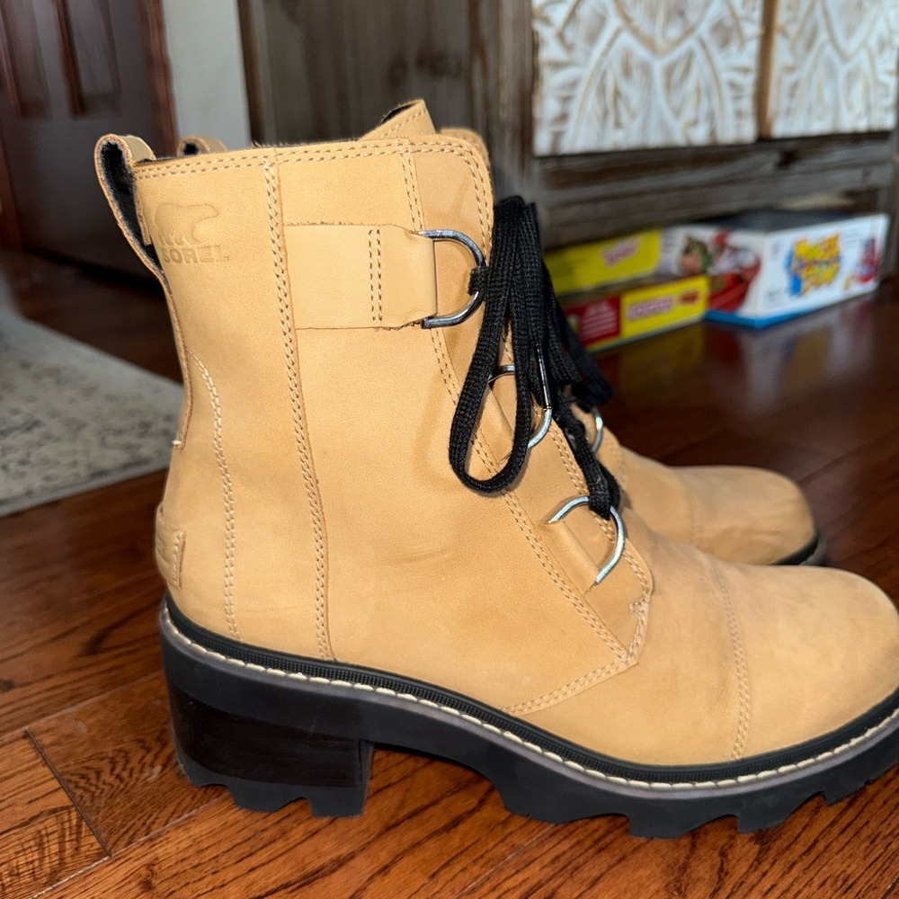 Women's Sorel Joan Now Lace Up Tan Boots